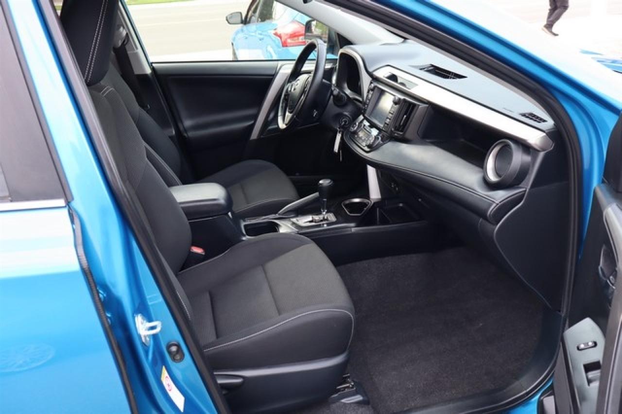 Toyota RAV4  2017