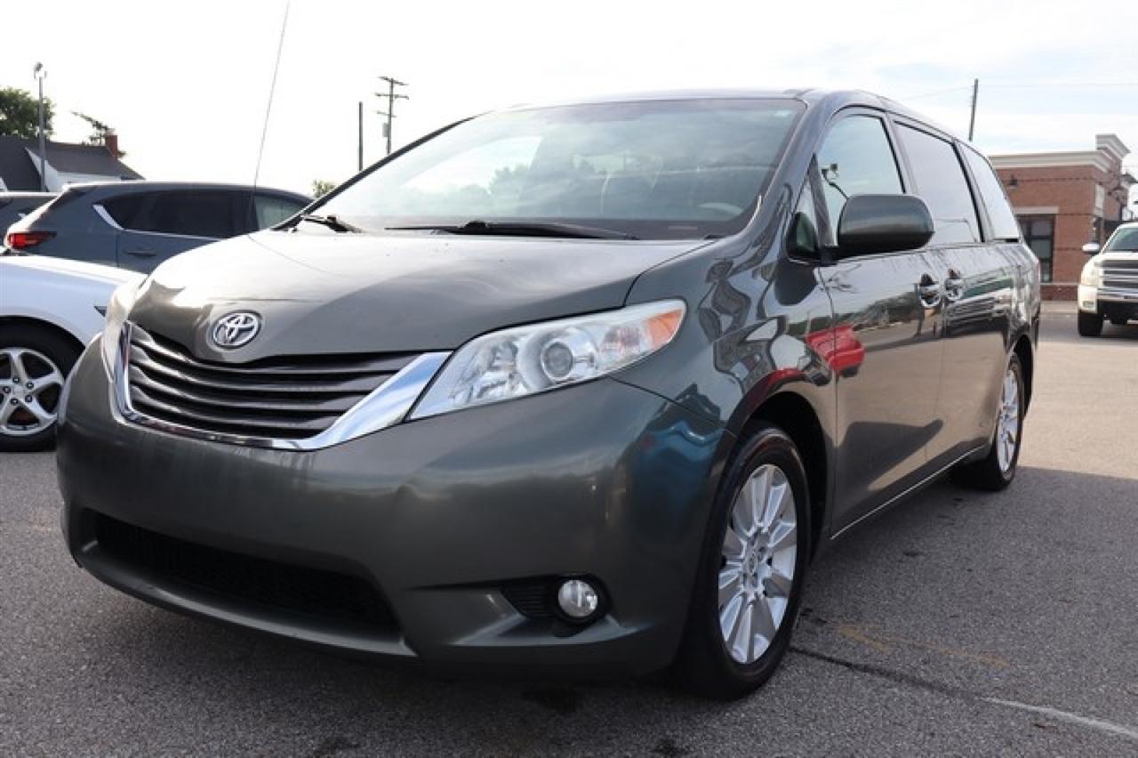 Toyota Sienna  2011