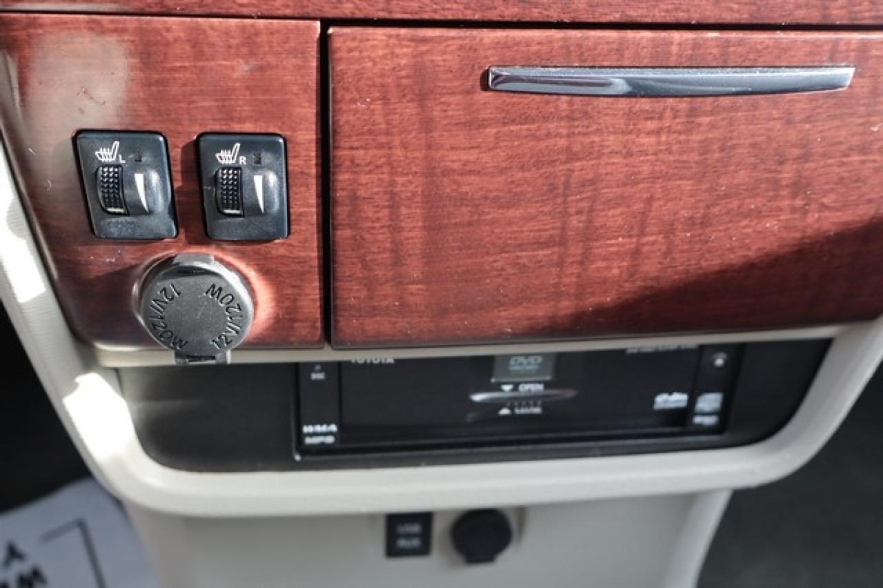 Toyota Sienna  2011