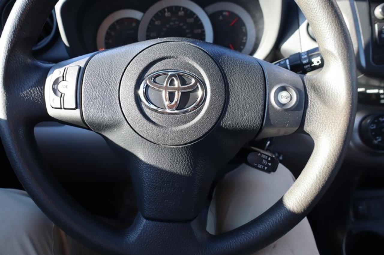 Toyota RAV4  2012