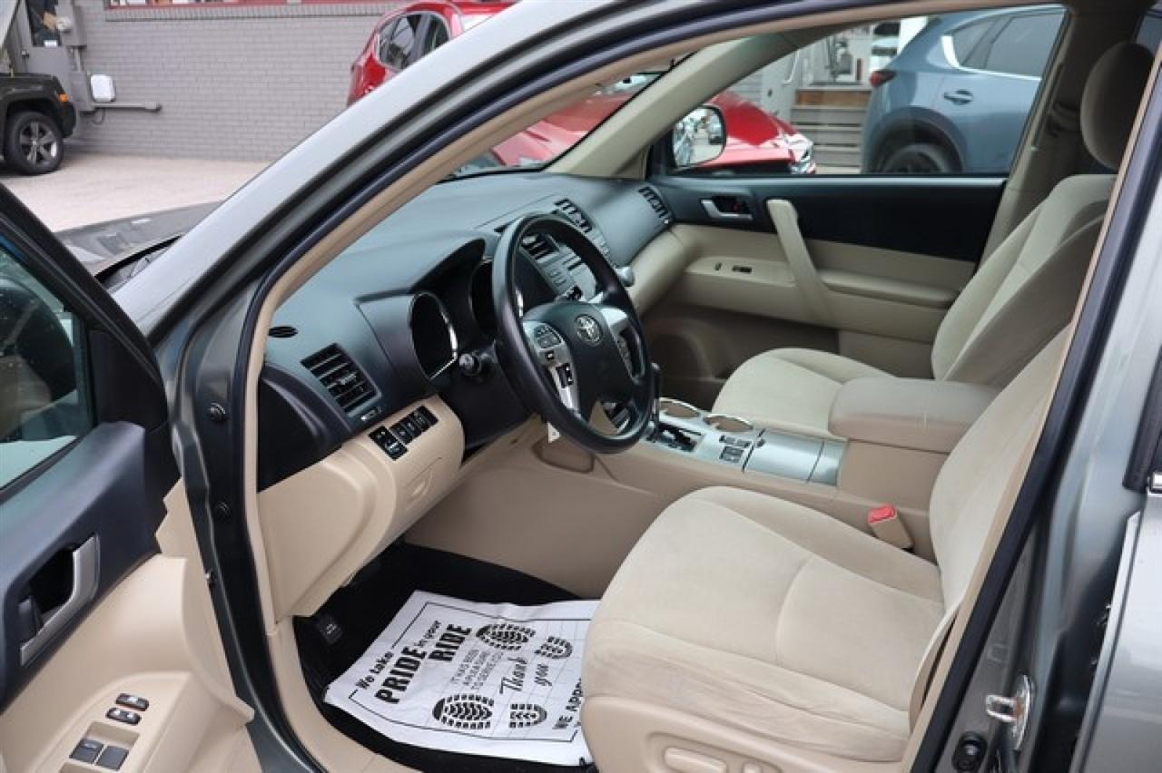 Toyota Highlander  2012