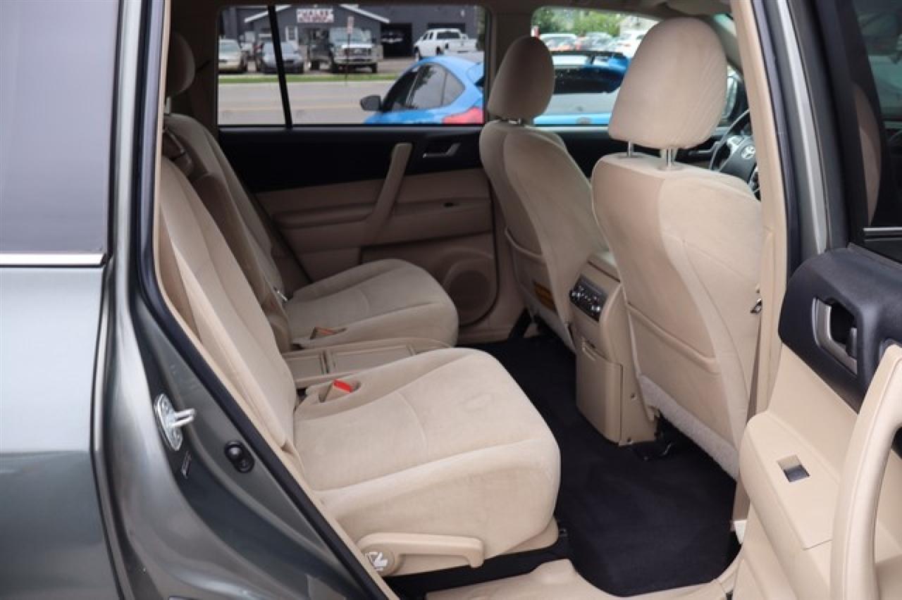 Toyota Highlander  2012