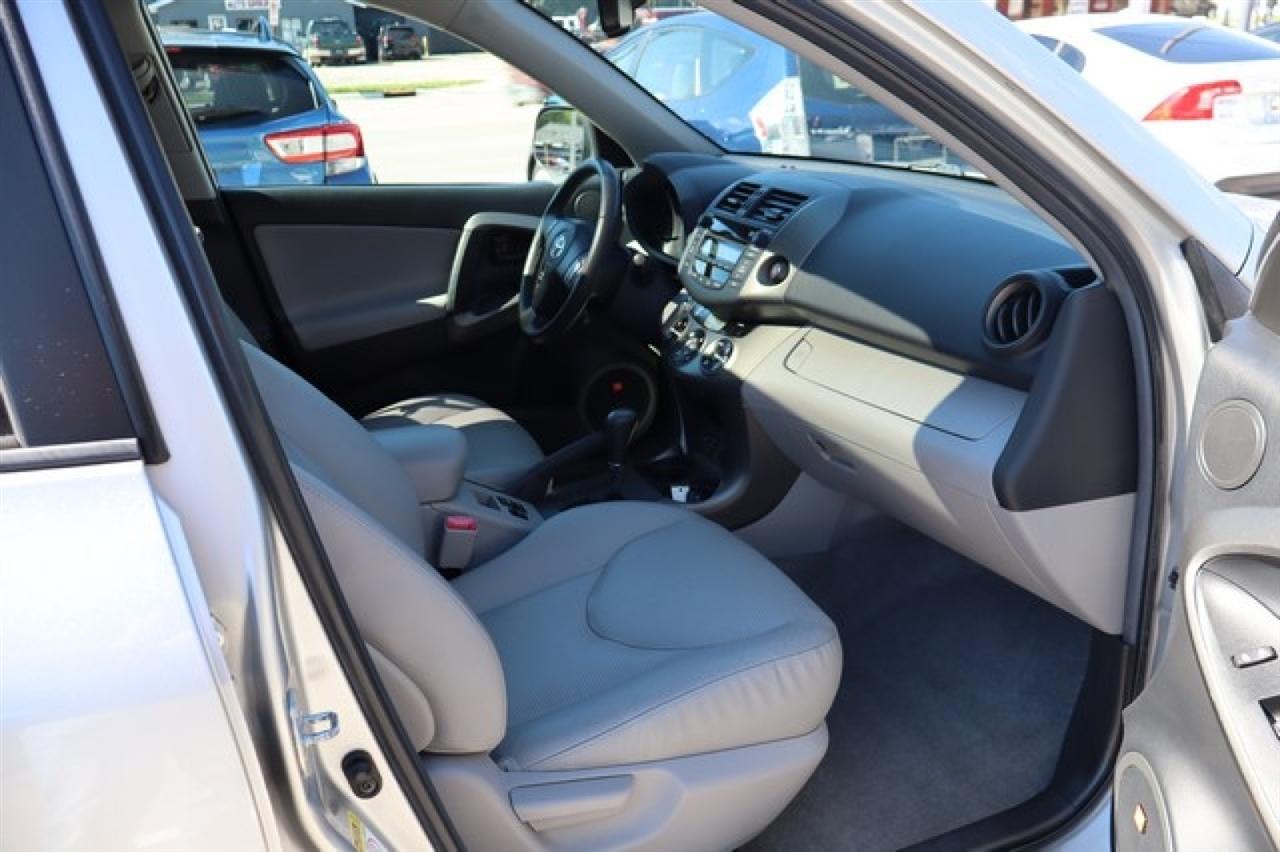 Toyota RAV4  2010