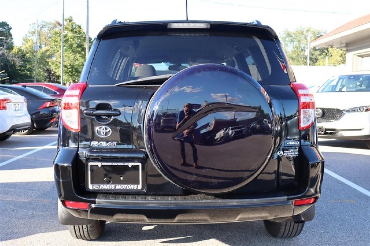 Toyota RAV4  2011