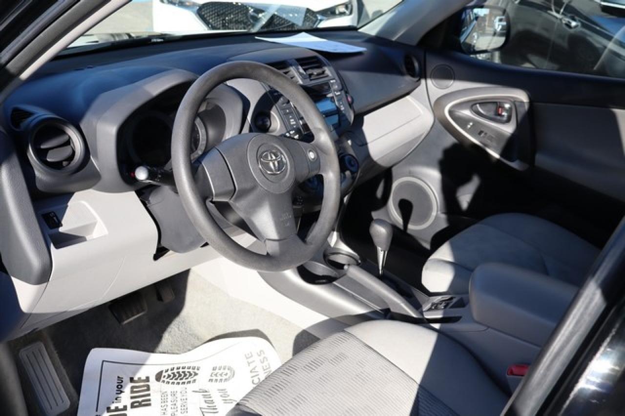 Toyota RAV4  2011