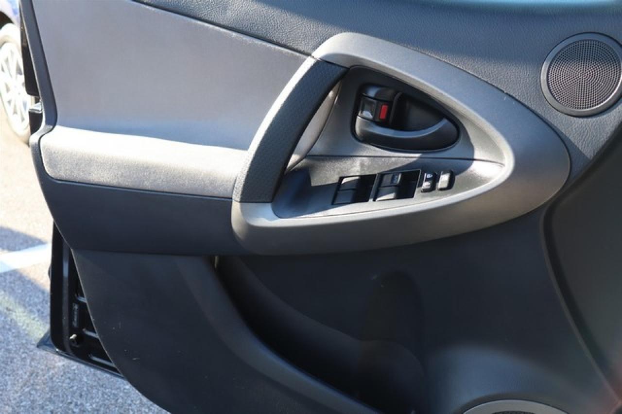 Toyota RAV4  2011