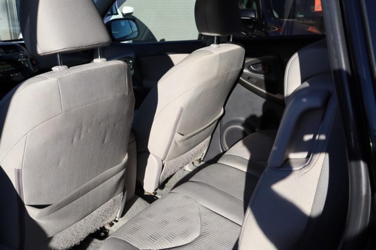 Toyota RAV4  2011