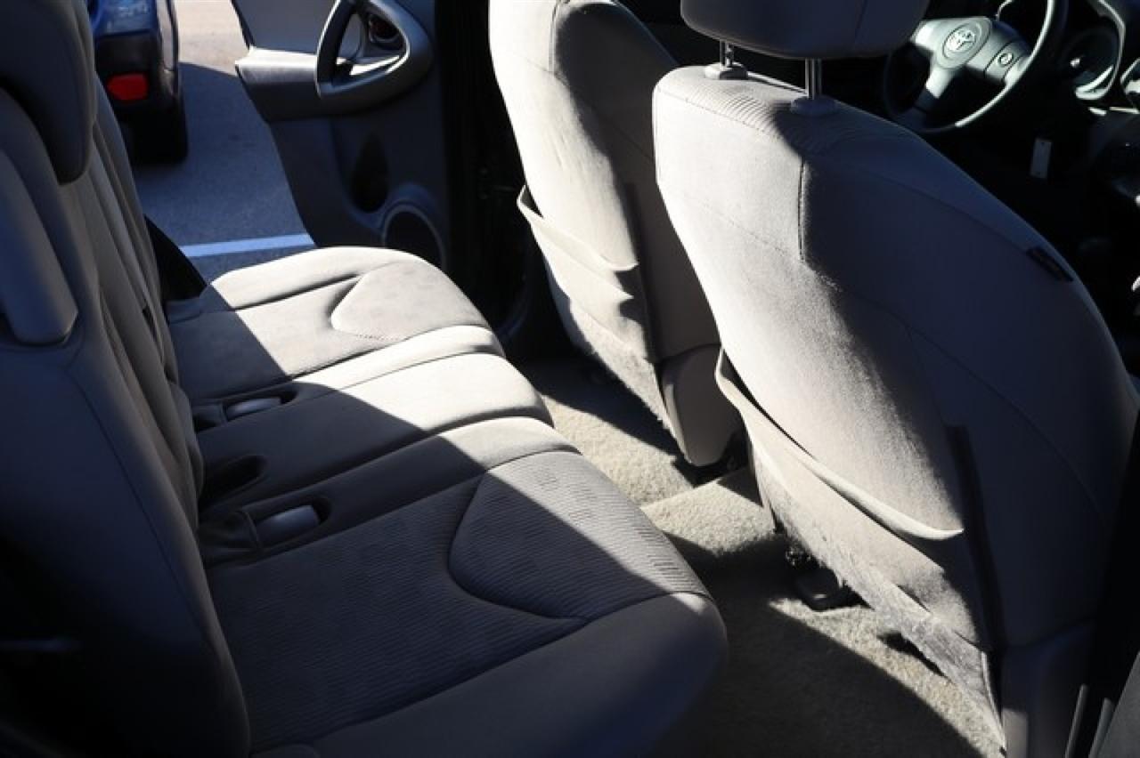 Toyota RAV4  2011
