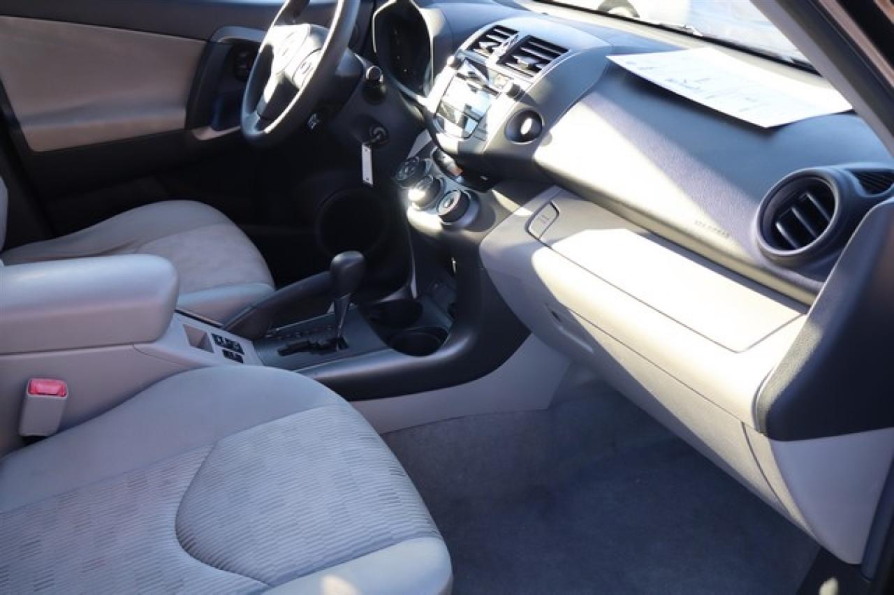 Toyota RAV4  2011