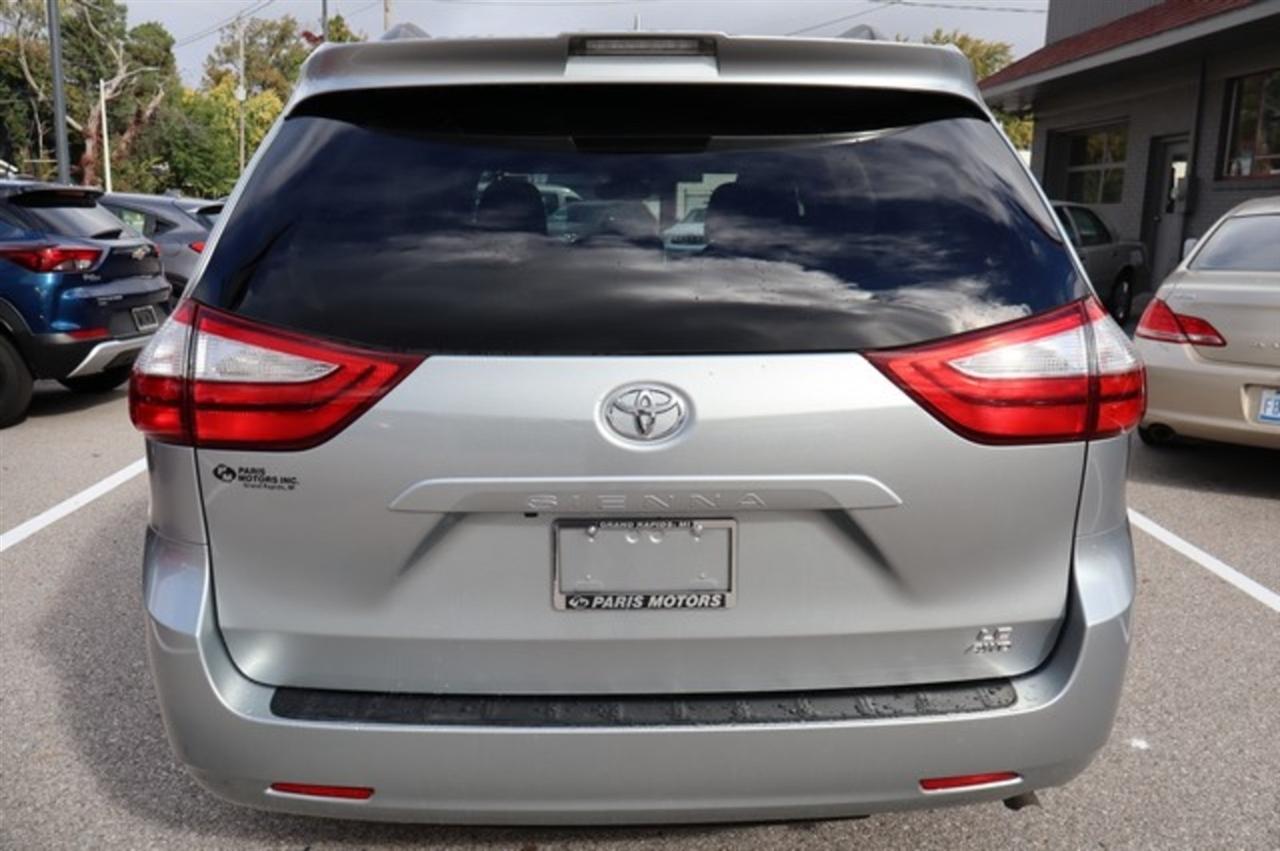 Toyota Sienna  2019