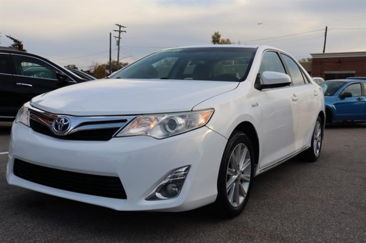 Toyota Camry Hybrid  2012