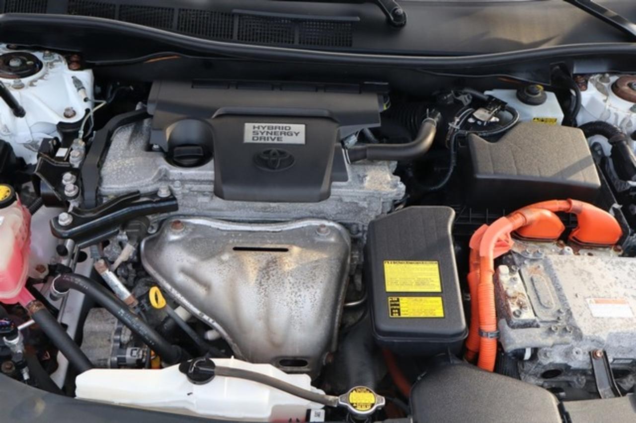 Toyota Camry Hybrid  2012