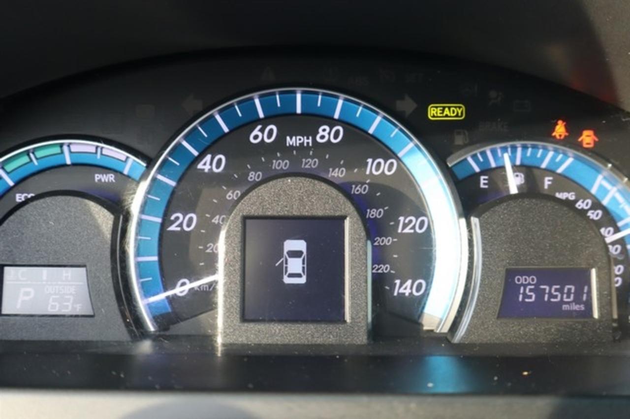 Toyota Camry Hybrid  2012