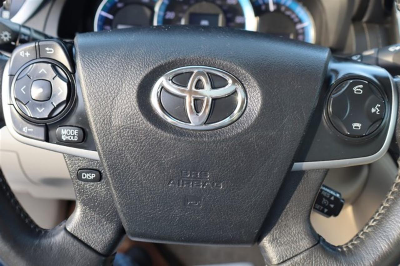 Toyota Camry Hybrid  2012