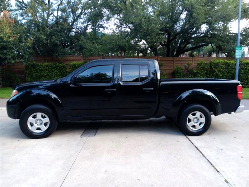 2016 Nissan Frontier SV photo 2