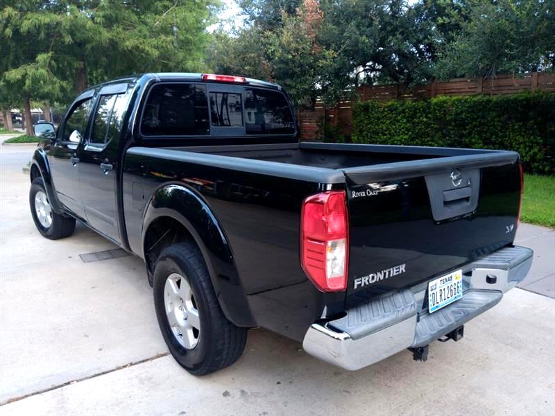 2016 Nissan Frontier SV photo 3