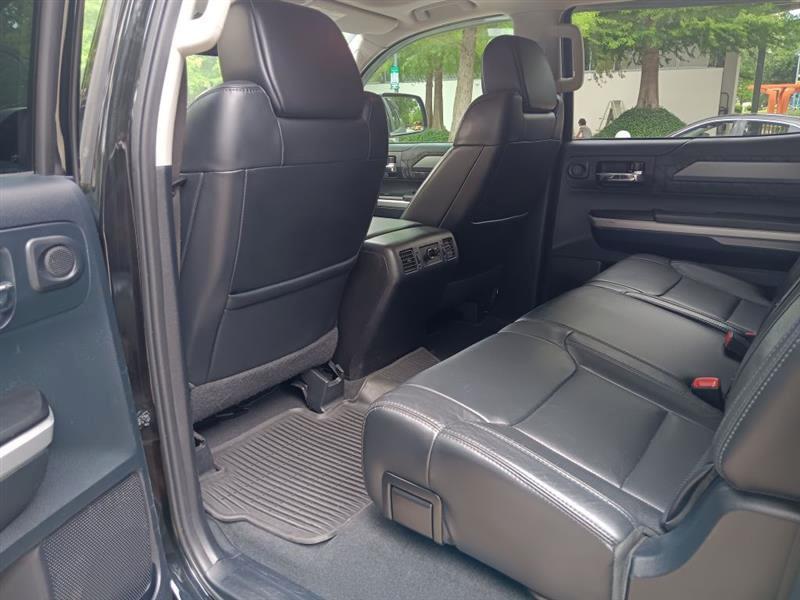 Toyota Tundra  2015