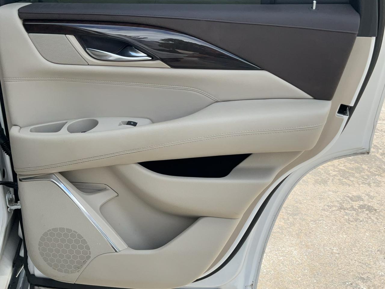 Cadillac Escalade 4WD 4dr Luxury Collection 2016
