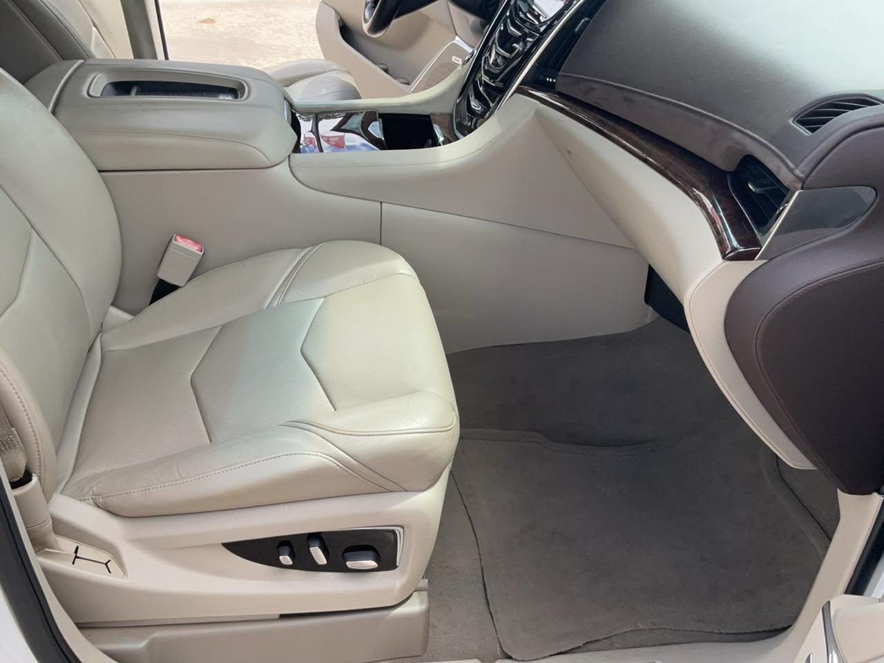 Cadillac Escalade 4WD 4dr Luxury Collection 2016
