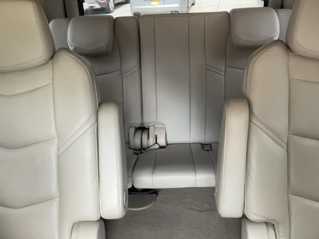 Cadillac Escalade 4WD 4dr Luxury Collection 2016