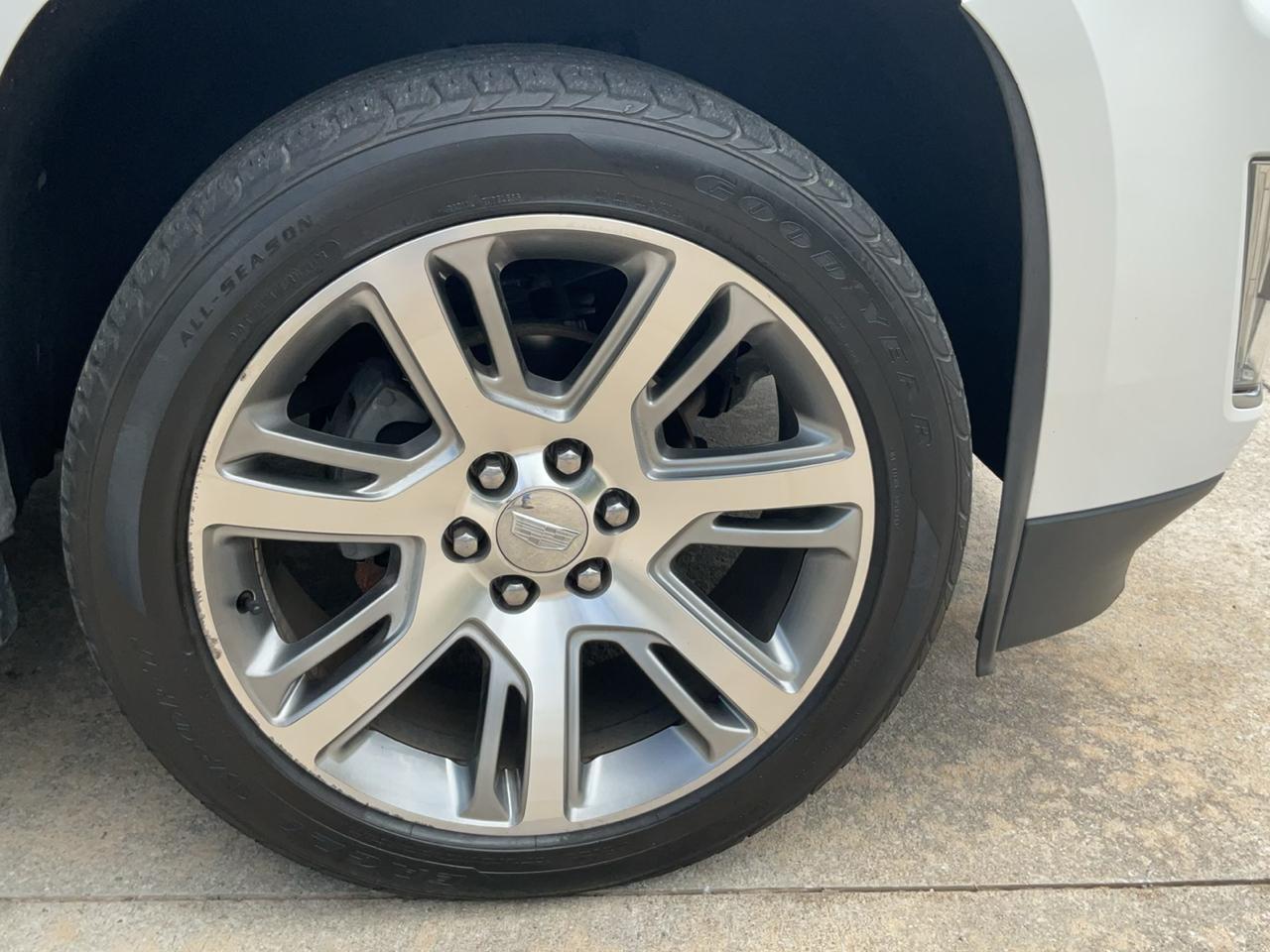 Cadillac Escalade 4WD 4dr Luxury Collection 2016