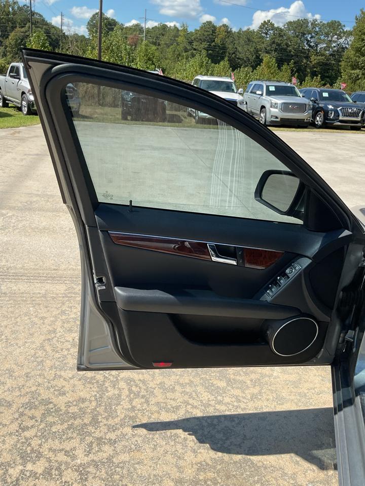 Mercedes-Benz C-Class 4dr Sdn 3.0L Sport RWD 2009