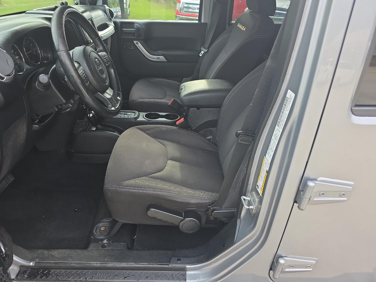 Jeep Wrangler Unlimited 4WD 4dr Sahara 2013