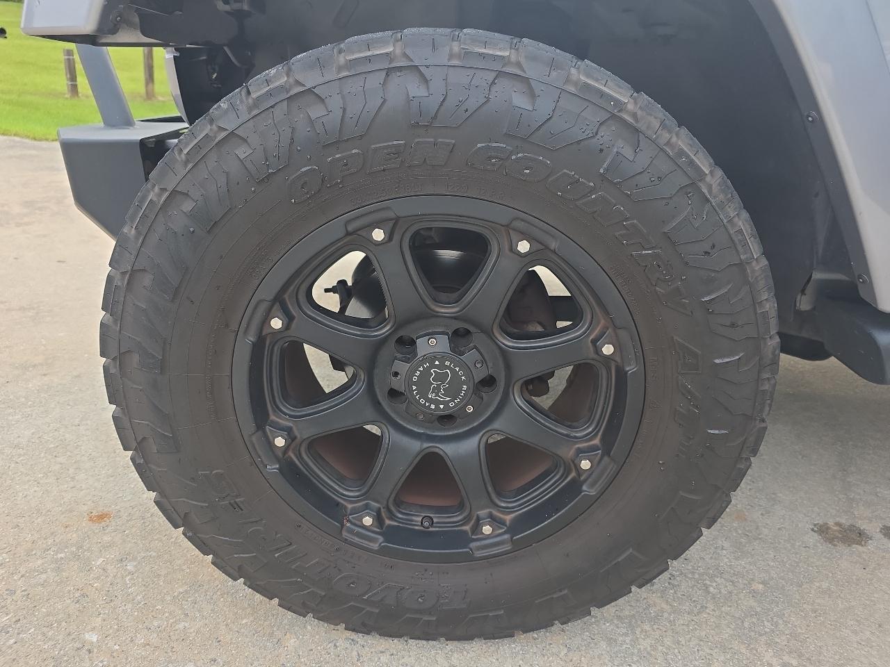 Jeep Wrangler Unlimited 4WD 4dr Sahara 2013