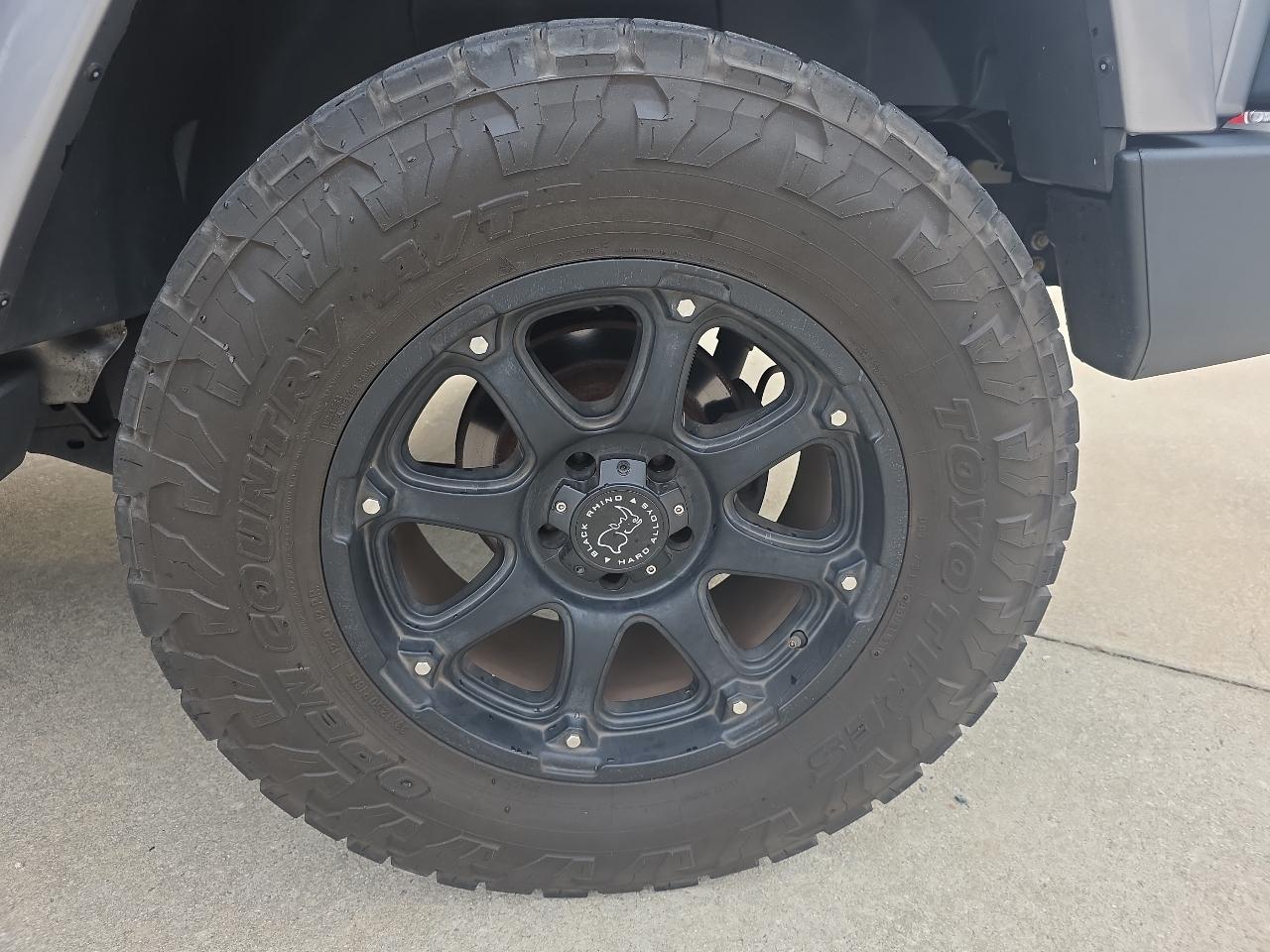 Jeep Wrangler Unlimited 4WD 4dr Sahara 2013