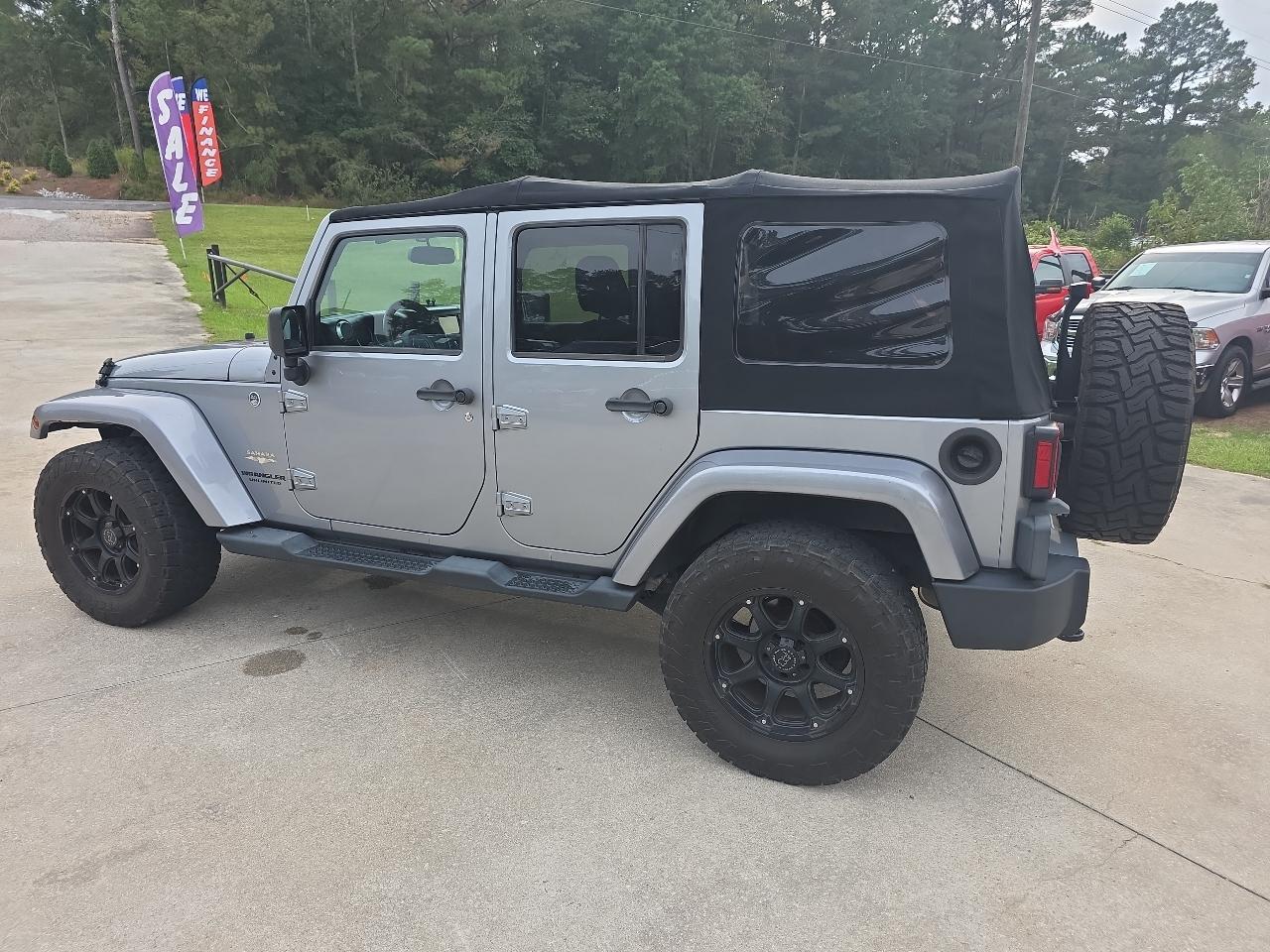 Jeep Wrangler Unlimited 4WD 4dr Sahara 2013