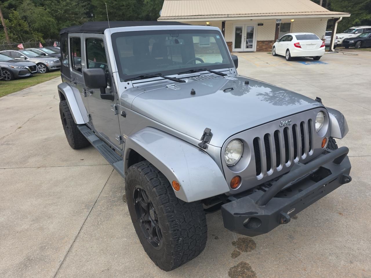 Jeep Wrangler Unlimited 4WD 4dr Sahara 2013