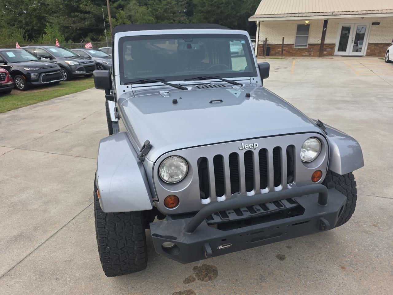Jeep Wrangler Unlimited 4WD 4dr Sahara 2013