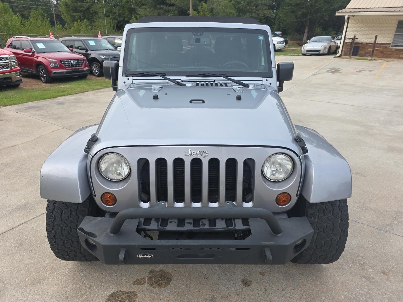 Jeep Wrangler Unlimited 4WD 4dr Sahara 2013