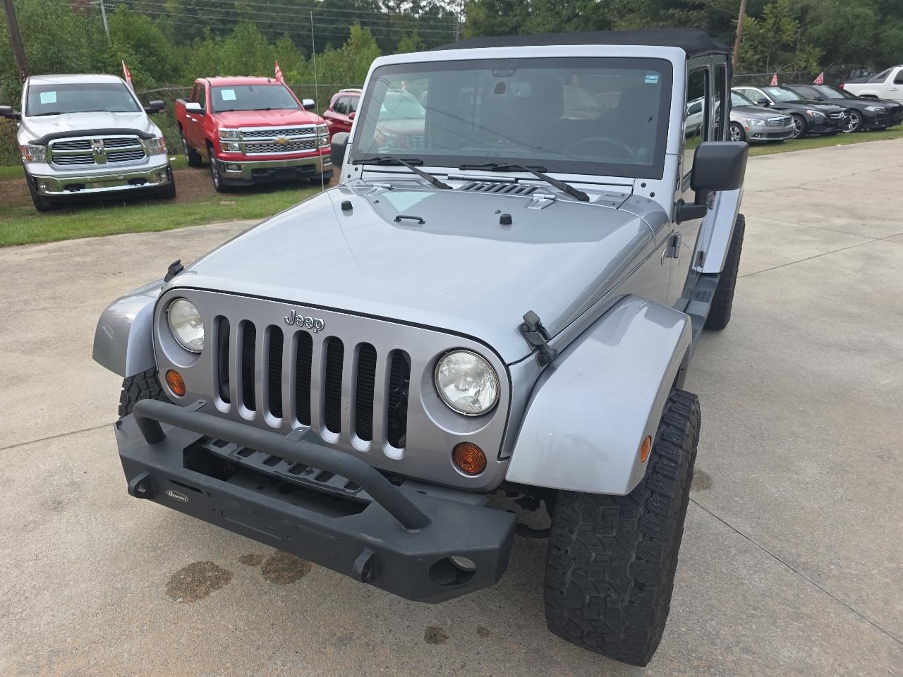 Jeep Wrangler Unlimited 4WD 4dr Sahara 2013