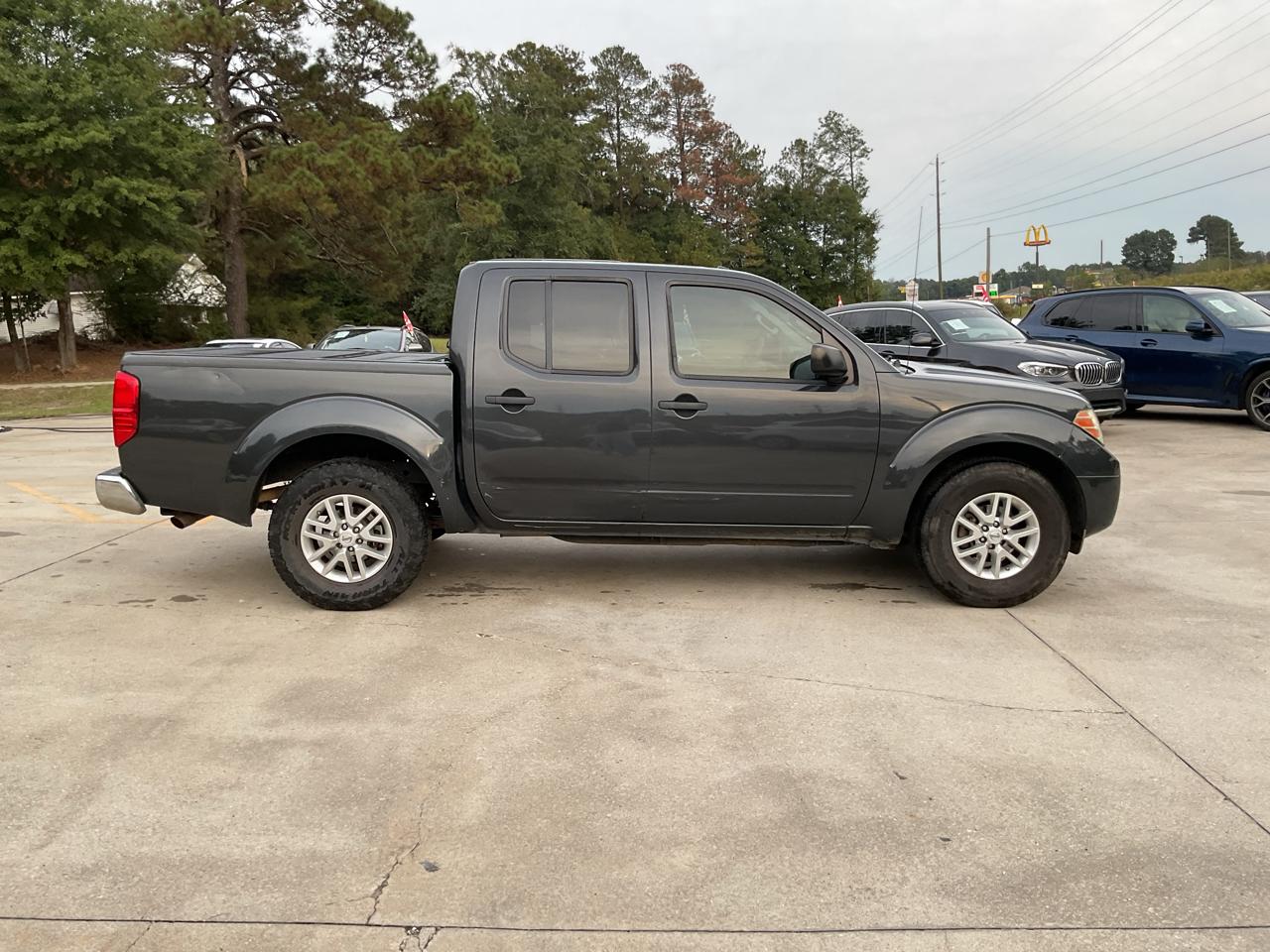 Nissan Frontier 2WD Crew Cab SWB Auto SV 2015