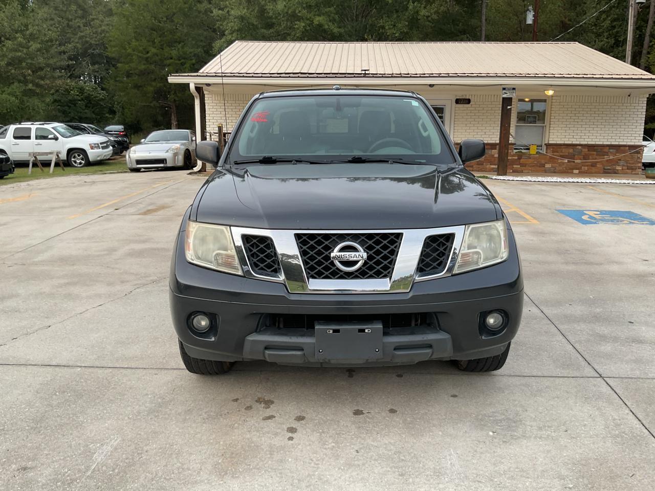 Nissan Frontier 2WD Crew Cab SWB Auto SV 2015