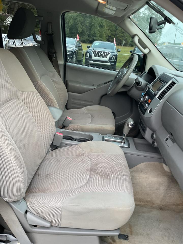 Nissan Frontier 2WD Crew Cab SWB Auto SV 2015