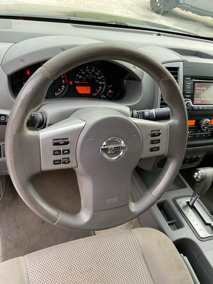 Nissan Frontier 2WD Crew Cab SWB Auto SV 2015