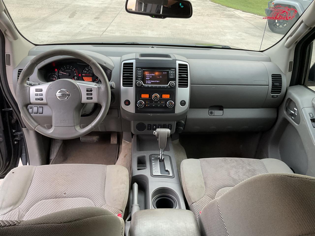 Nissan Frontier 2WD Crew Cab SWB Auto SV 2015