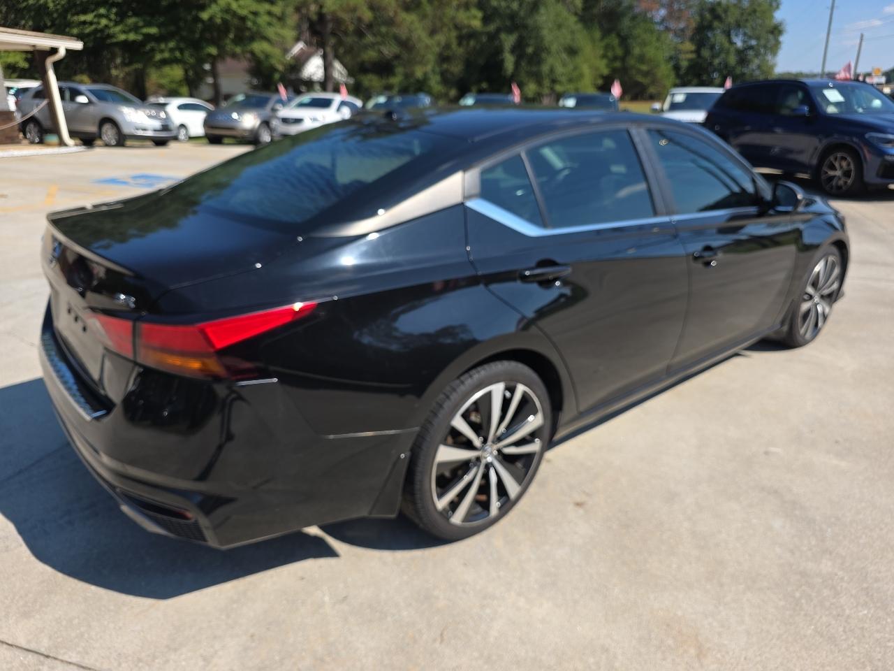Nissan Altima 2.5 SR Sedan 2019
