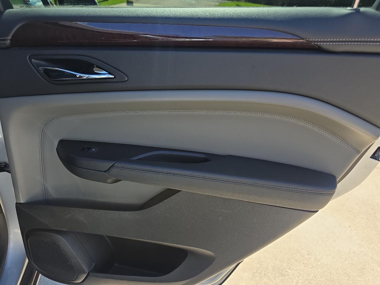 Cadillac SRX AWD 4dr Turbo Premium Collection *Ltd Avail* 2011