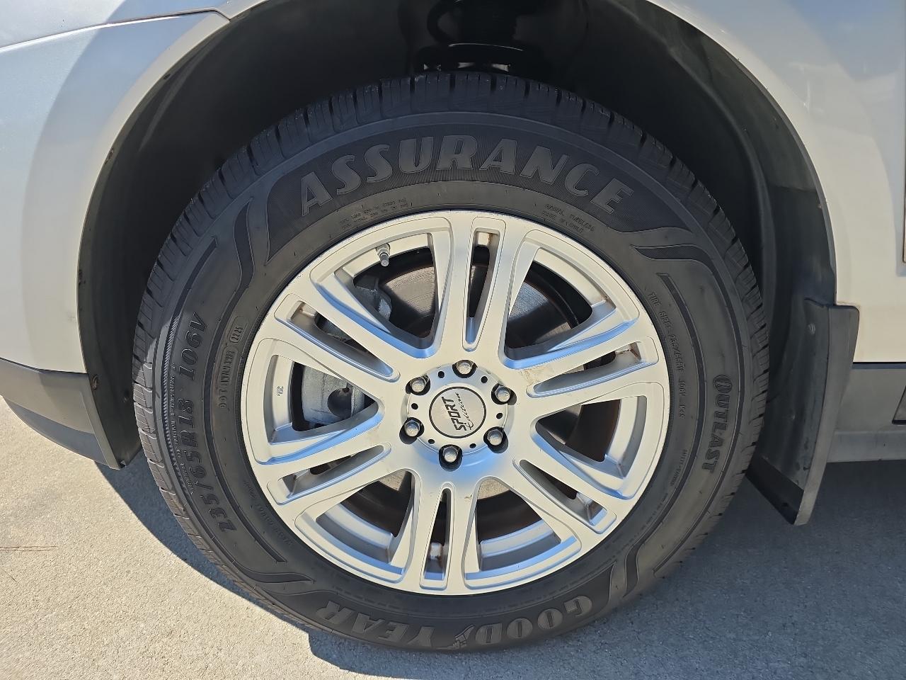 Cadillac SRX AWD 4dr Turbo Premium Collection *Ltd Avail* 2011