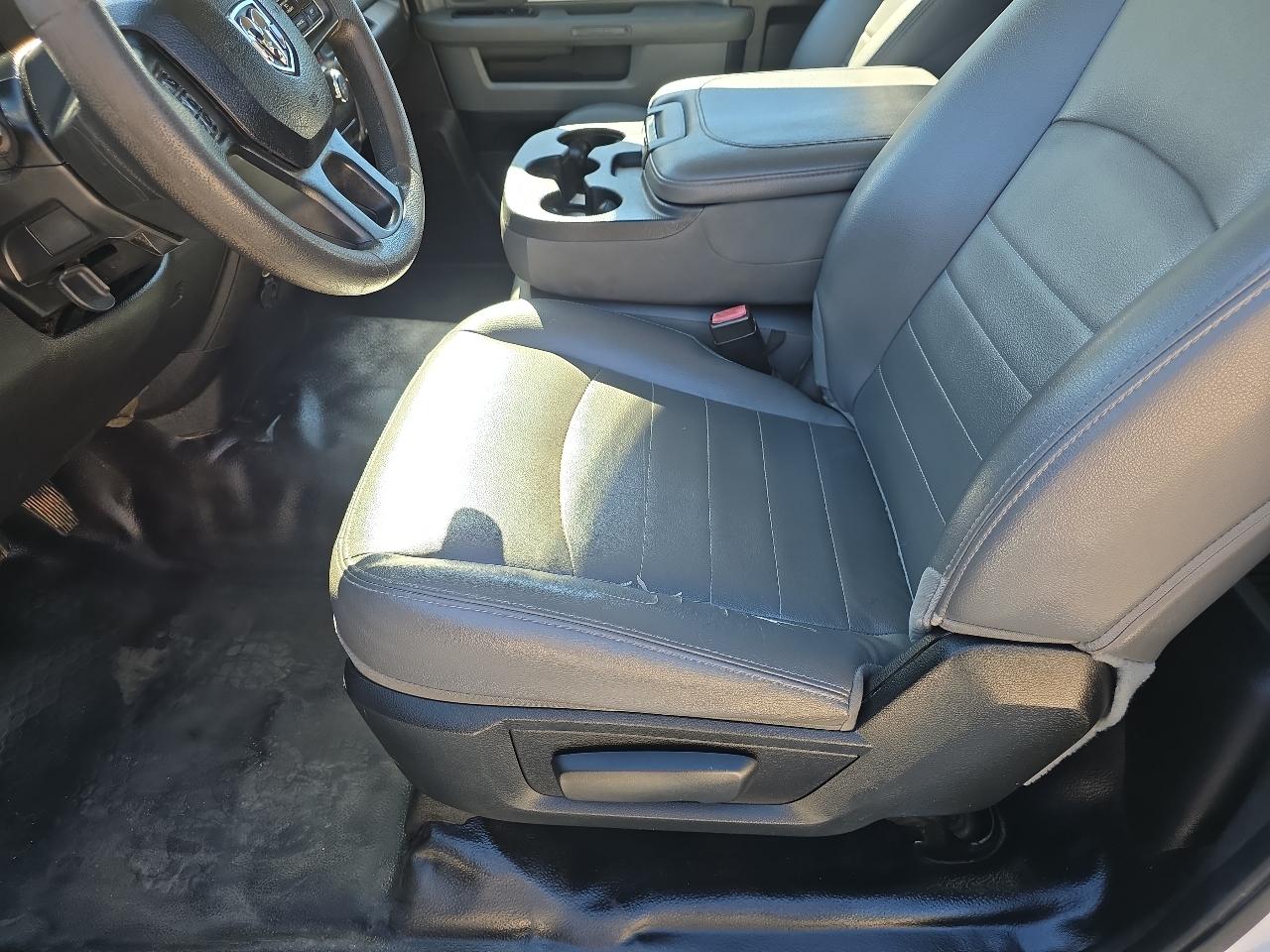 RAM 1500 Classic Tradesman 4x2 Reg Cab 8' Box 2019