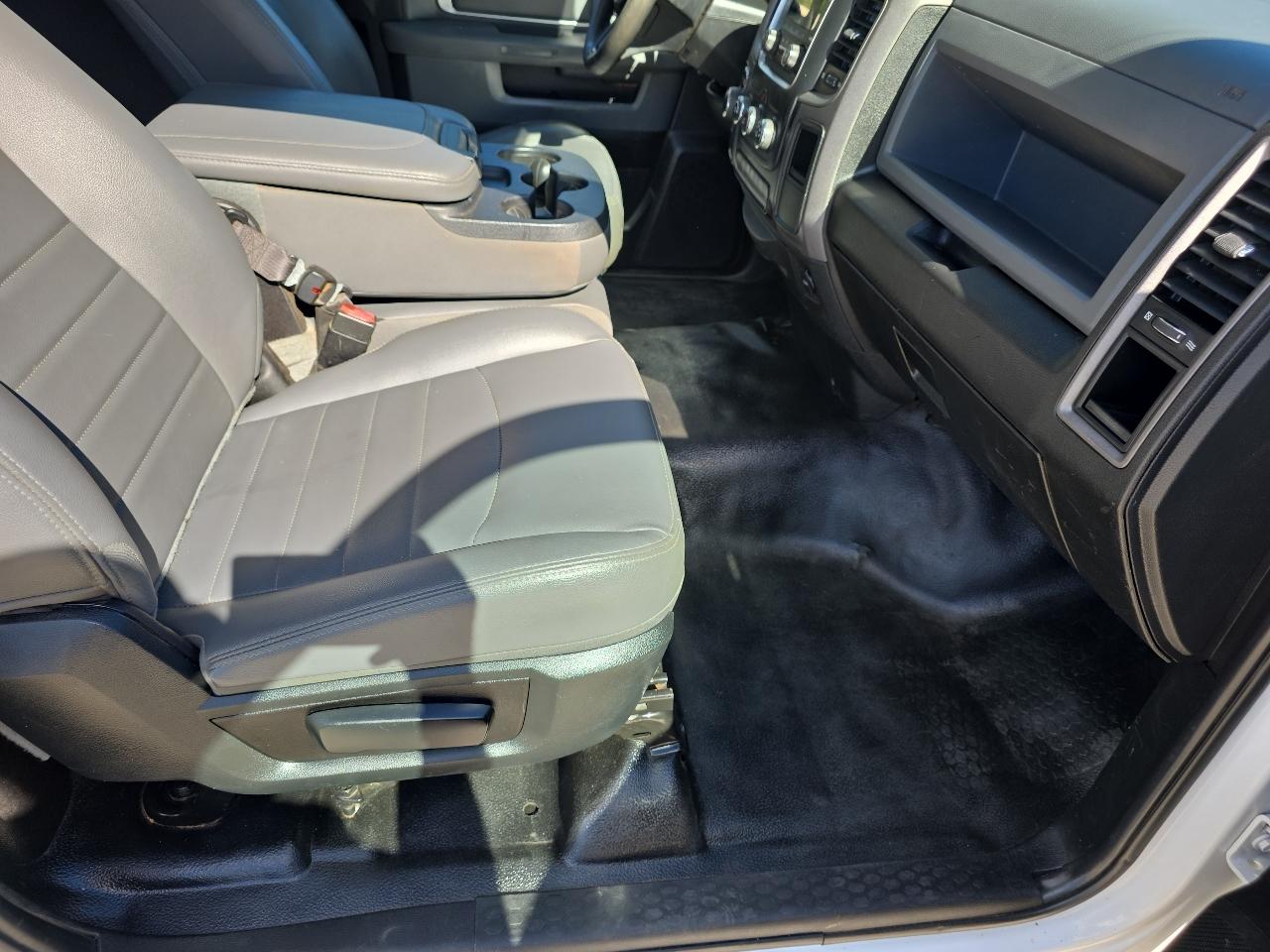 RAM 1500 Classic Tradesman 4x2 Reg Cab 8' Box 2019