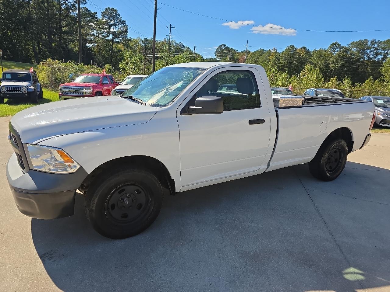 RAM 1500 Classic Tradesman 4x2 Reg Cab 8' Box 2019