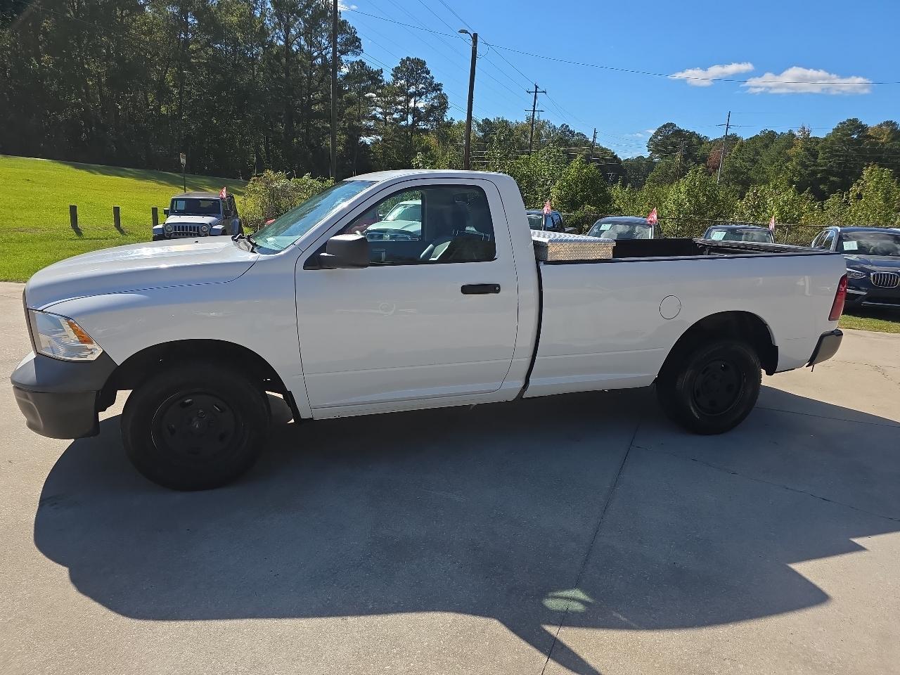 RAM 1500 Classic Tradesman 4x2 Reg Cab 8' Box 2019