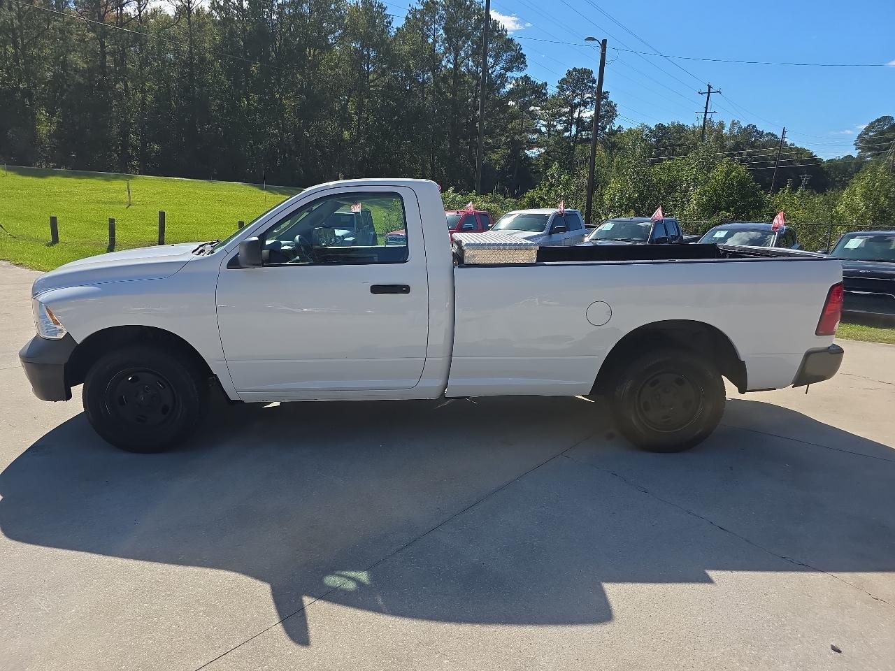 RAM 1500 Classic Tradesman 4x2 Reg Cab 8' Box 2019