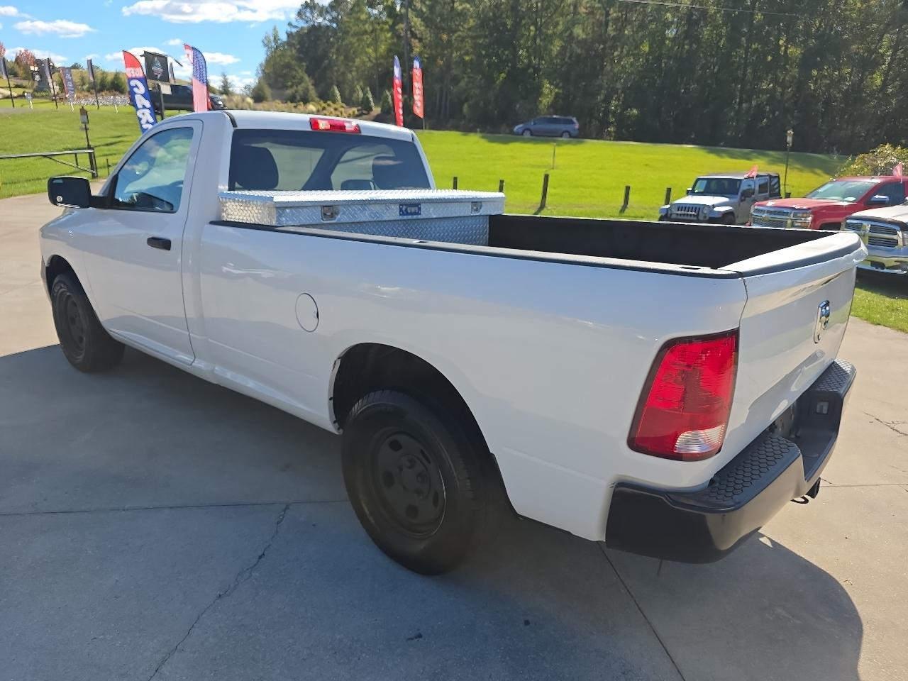 RAM 1500 Classic Tradesman 4x2 Reg Cab 8' Box 2019