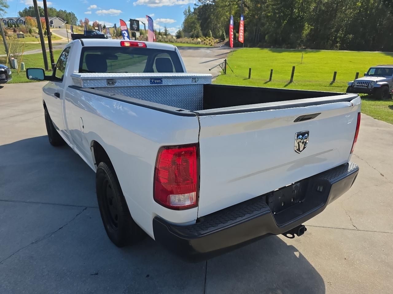RAM 1500 Classic Tradesman 4x2 Reg Cab 8' Box 2019