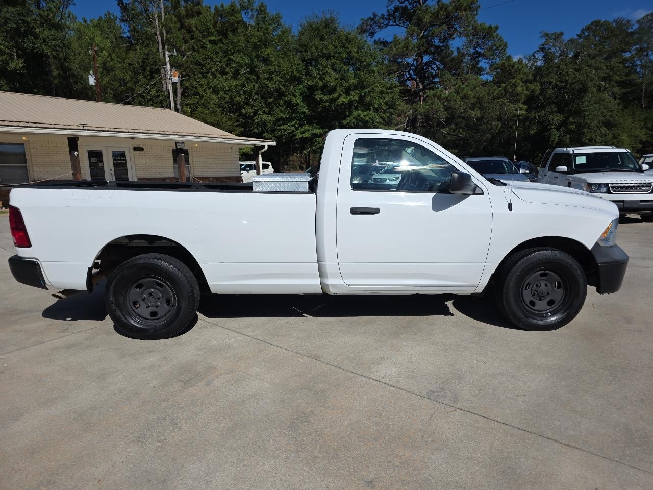 RAM 1500 Classic Tradesman 4x2 Reg Cab 8' Box 2019